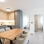 Διαμέρισμα 2 Bedroom Lovely In