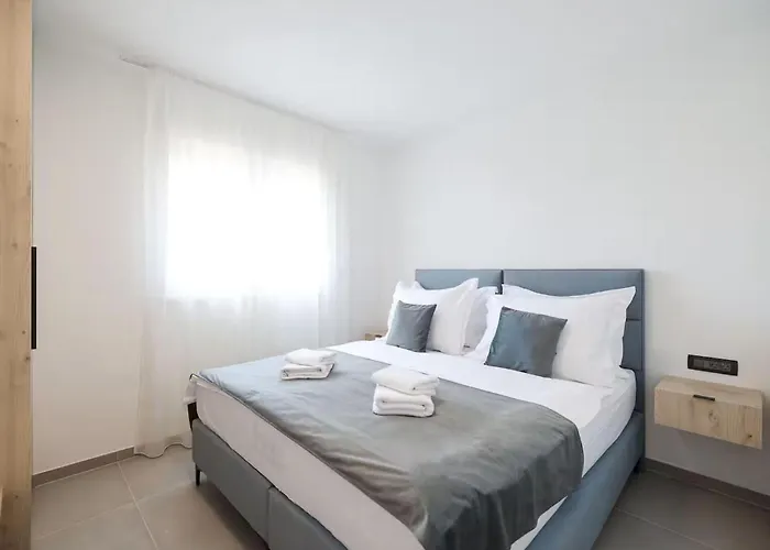 2 Bedroom Lovely In Appartement *