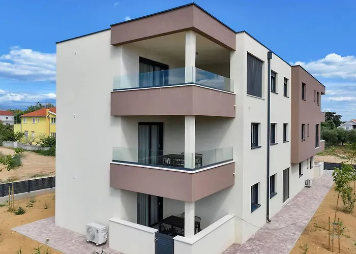 2 Bedroom Lovely In Appartement *