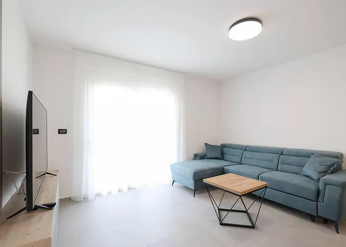 2 Bedroom Lovely In *