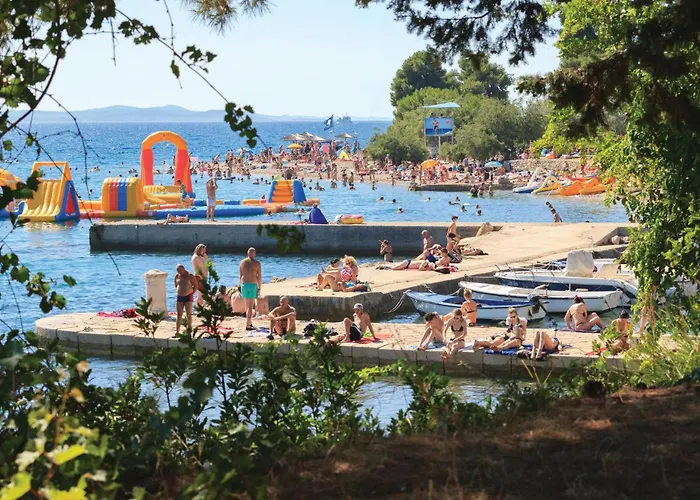 2 Bedroom Lovely In *