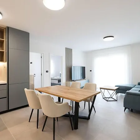 Appartamento Lovely In With Wifi Privlaka (Zadar)