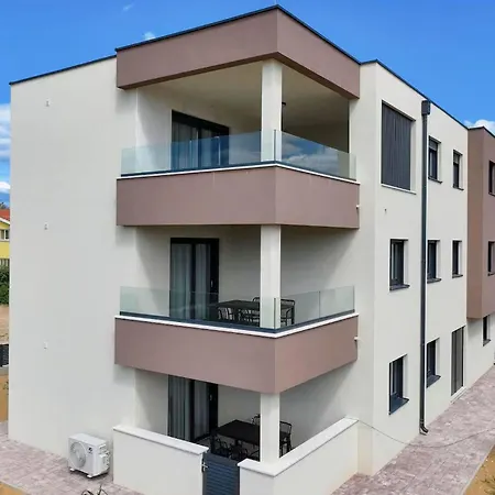 2 Bedroom Lovely In شقة *